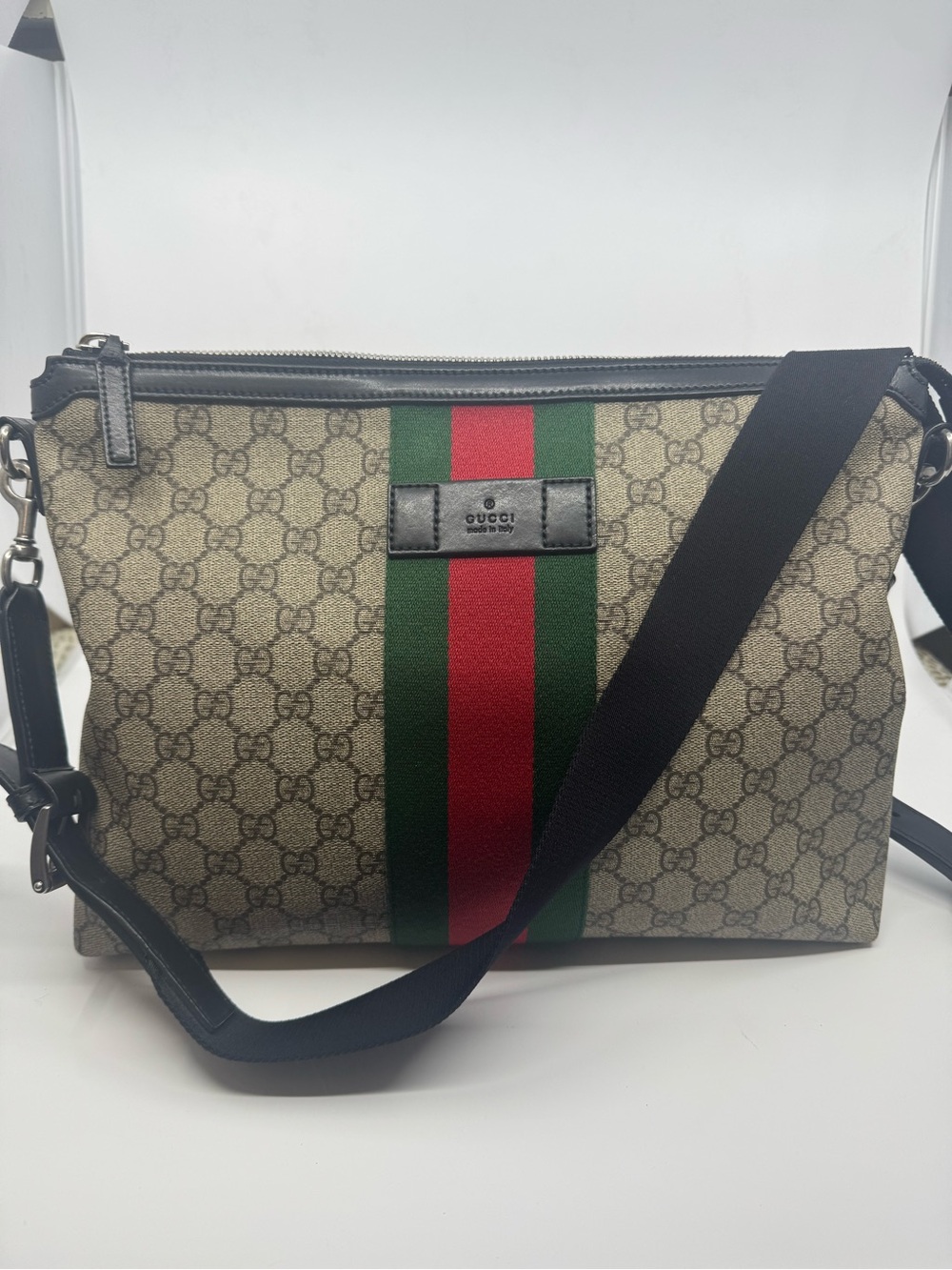 Gucci Beige GG Supreme Canvas Messenger with Green and Red Web Stripe - Picture 1 of 11